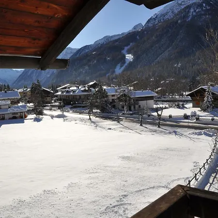 Flora Alpina Apartments-Residenza Verdebjo Gressoney-Saint-Jean Exterior photo